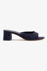 Chloe Gosselin by Studio Larroudé: Mule Anah Seda Azul