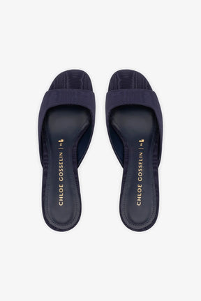 Chloe Gosselin by Studio Larroudé: Mule Anah Seda Azul