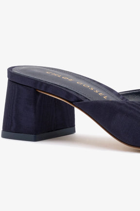 Chloe Gosselin by Studio Larroudé: Mule Anah Seda Azul
