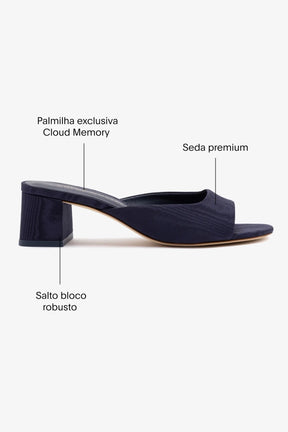 Chloe Gosselin by Studio Larroudé: Mule Anah Seda Azul