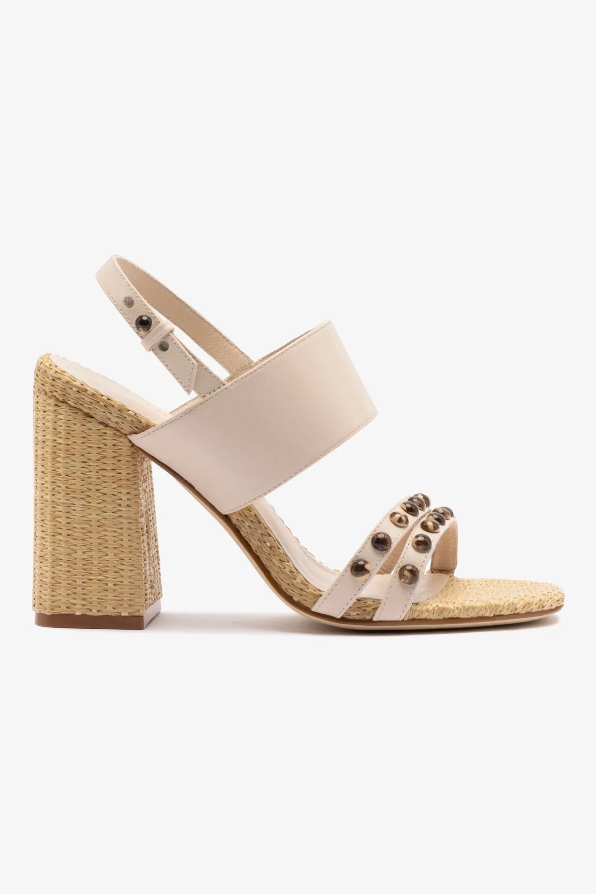 Chloe Gosselin by Studio Larroudé: Sandália Margot Couro Off White e Ráfia Natural