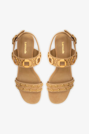 Sandália Salto Bloco Milan Marrom e Tachas Dourado