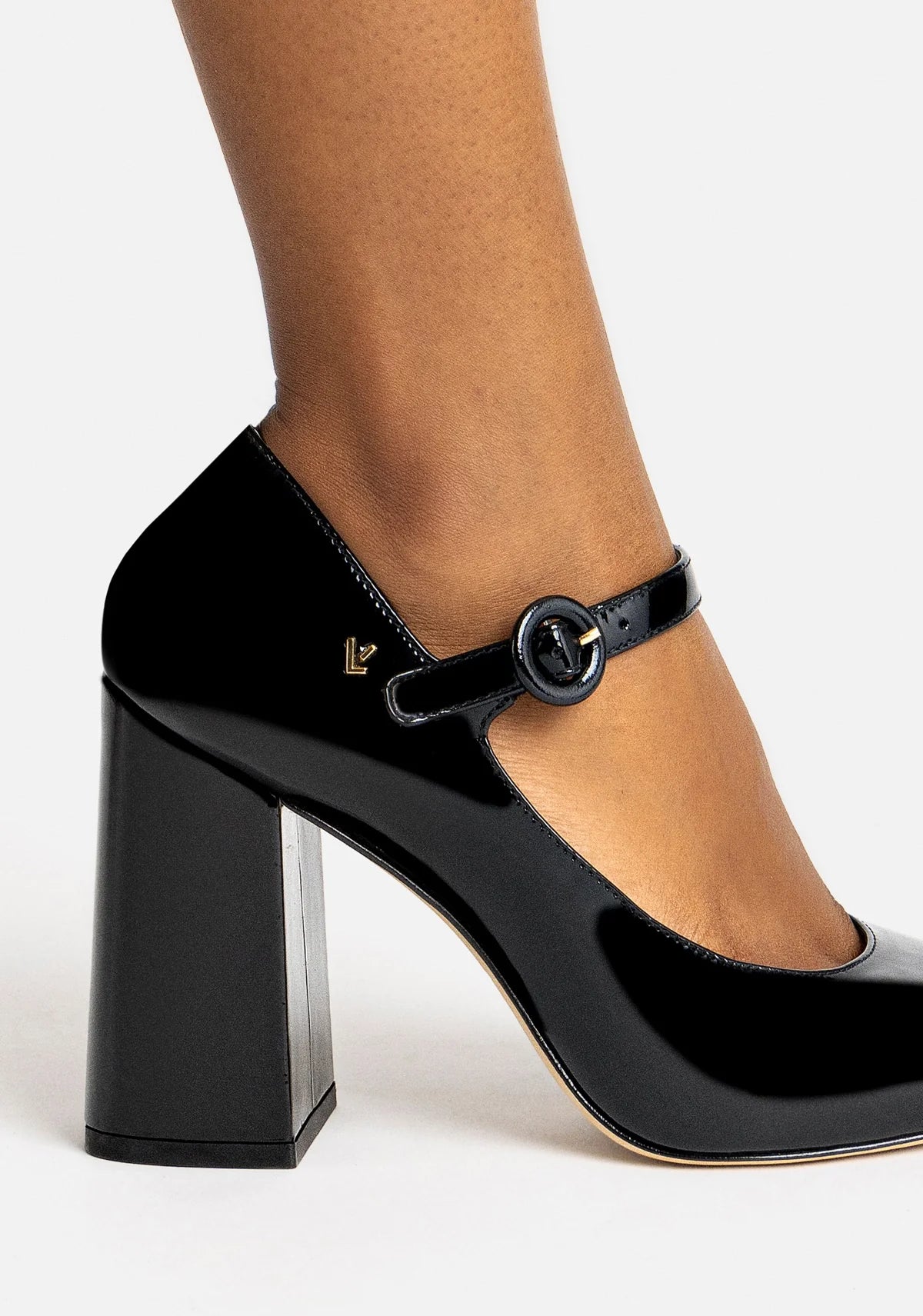 Scarpin Salto Bloco Blair Hi Couro Verniz Preto