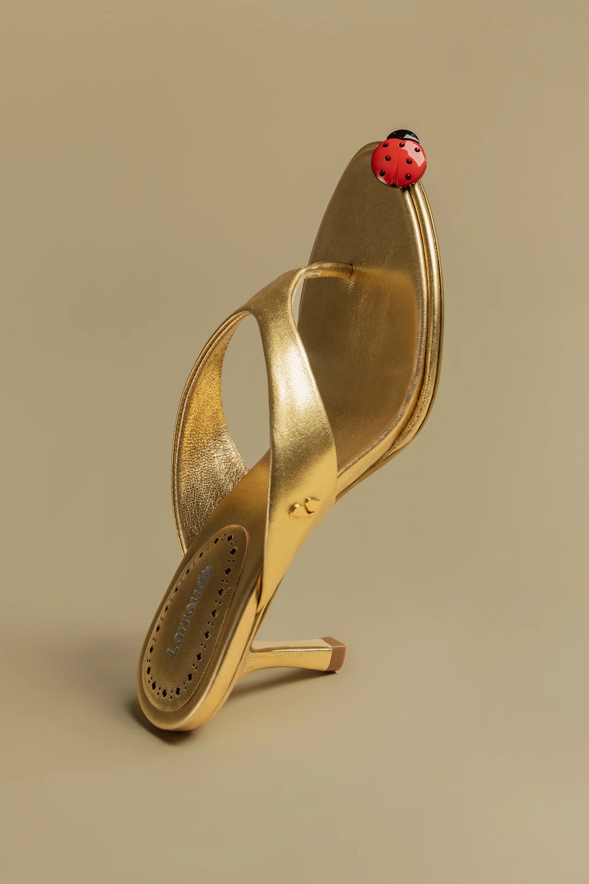 Sandália Gaia Couro Dourado