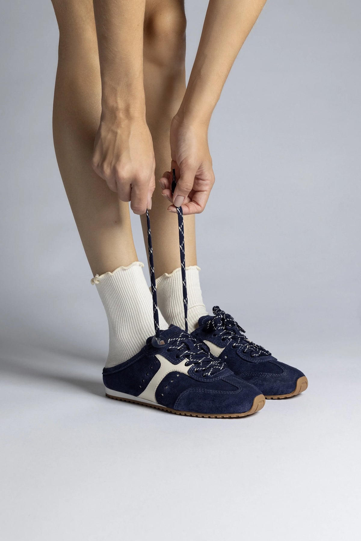 Mule Stella Camurça Azul e Couro Off White