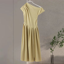 Vestido Longo Elegante – Gola Assimétrica