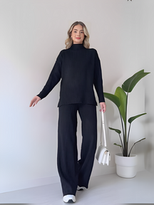 Conjunto Feminino de Tricô com Suéter Mullet Gola Alta e Calça Pantalona - Grace