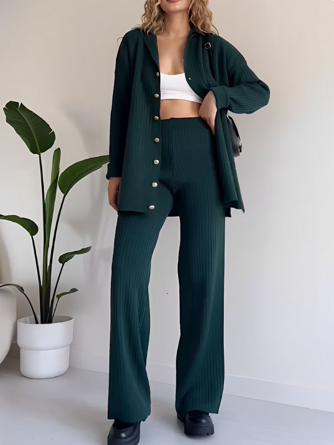 Conjunto Feminino com Camisa Alongada de Botões e Calça Reta com Elástico - Camila