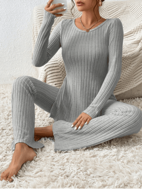 Conjunto Feminino em Tricô com Blusa Mullet Manga Longa com Fendas Laterais e Calça Flare com Cintura Alta Elástica - Sabrina