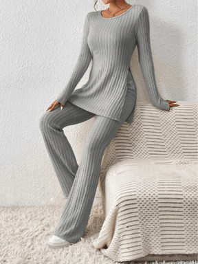 Conjunto Feminino em Tricô com Blusa Mullet Manga Longa com Fendas Laterais e Calça Flare com Cintura Alta Elástica - Sabrina